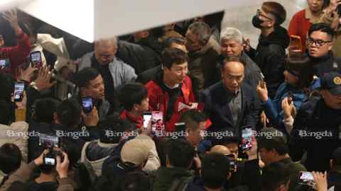 Biển người chào đón U23 Việt Nam về nước